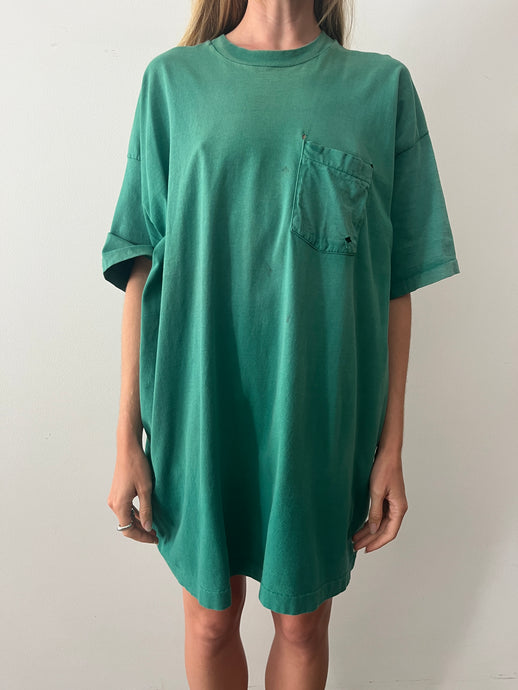 Giant Faded Green Pocket tee