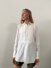 Men’s Pleated-Front Dress Shirt