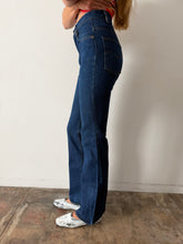 Dark Wash Levis Flares 28w